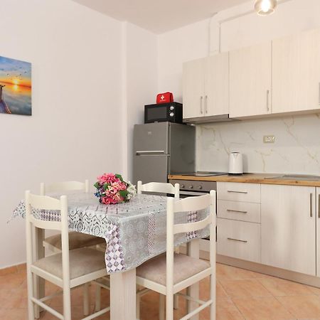 Sunny Side Apartments Vlorë Εξωτερικό φωτογραφία
